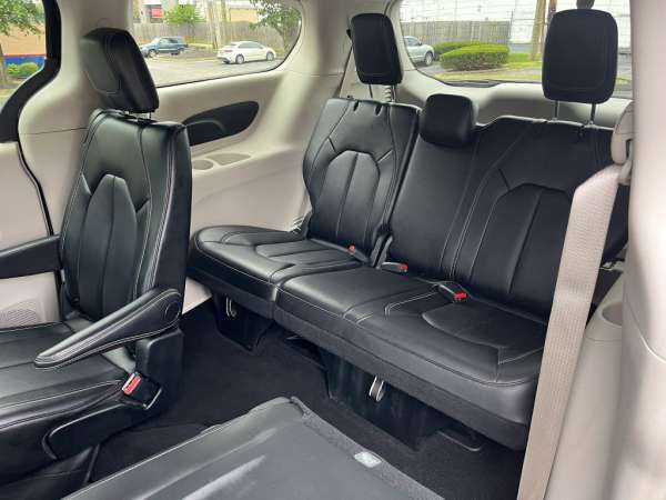 2024 Chrysler Pacifica Touring L - photo 11