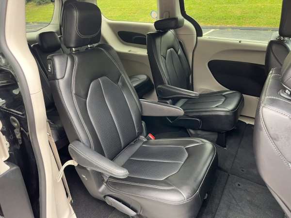 2024 Chrysler Pacifica Touring L - photo 12