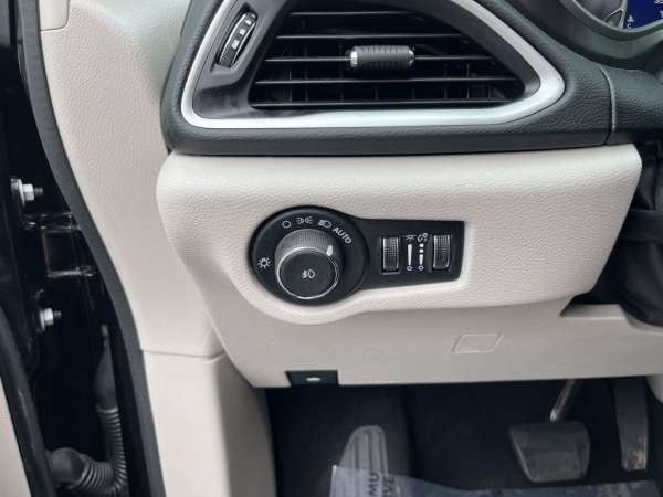 2024 Chrysler Pacifica Touring L - photo 20