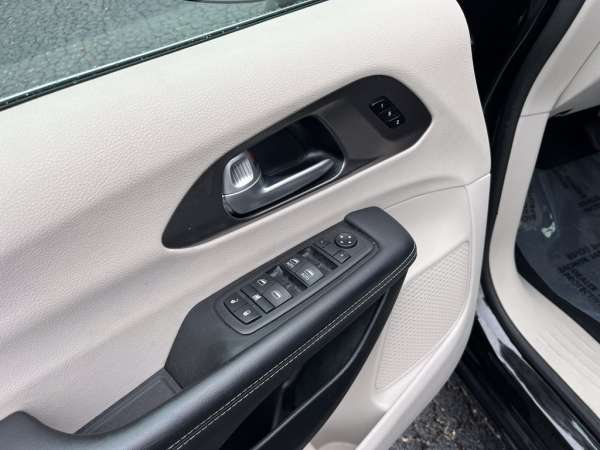 2024 Chrysler Pacifica Touring L - photo 21