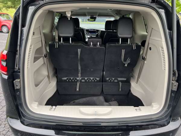 2024 Chrysler Pacifica Touring L - photo 25