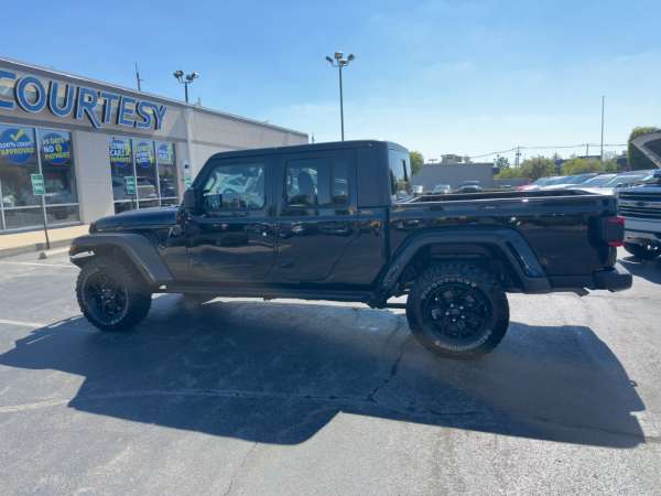 2024 Jeep Gladiator Willys - photo 4