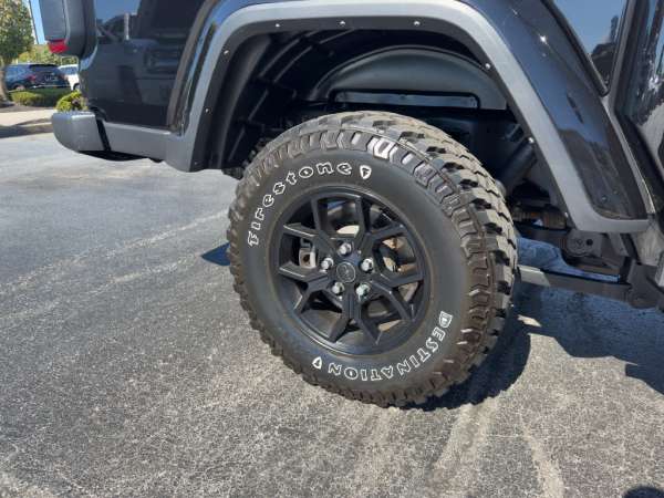 2024 Jeep Gladiator Willys - photo 9