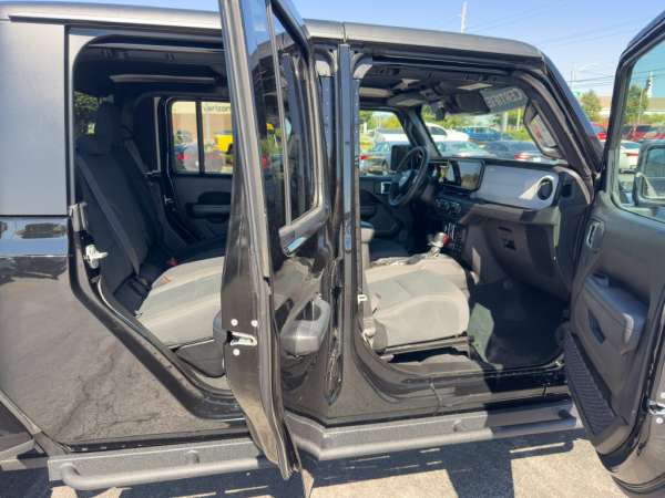 2024 Jeep Gladiator Willys - photo 10