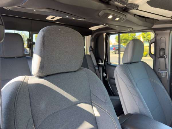 2024 Jeep Gladiator Willys - photo 14