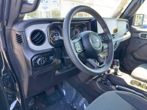 2024 Jeep Gladiator Willys - photo 21
