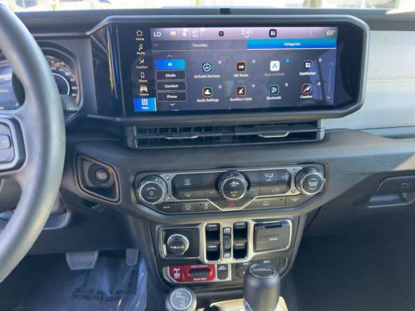 2024 Jeep Gladiator Willys - photo 26