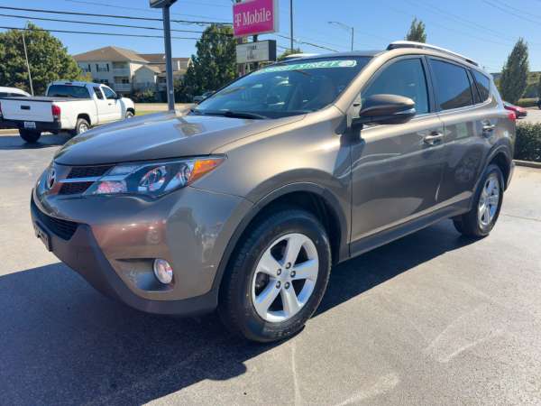 2014 Toyota RAV4 XLE - photo 3