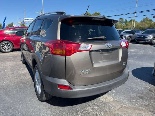 2014 Toyota RAV4 XLE - photo 5