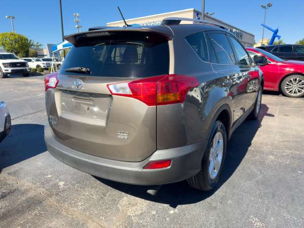 2014 Toyota RAV4 XLE - photo 7