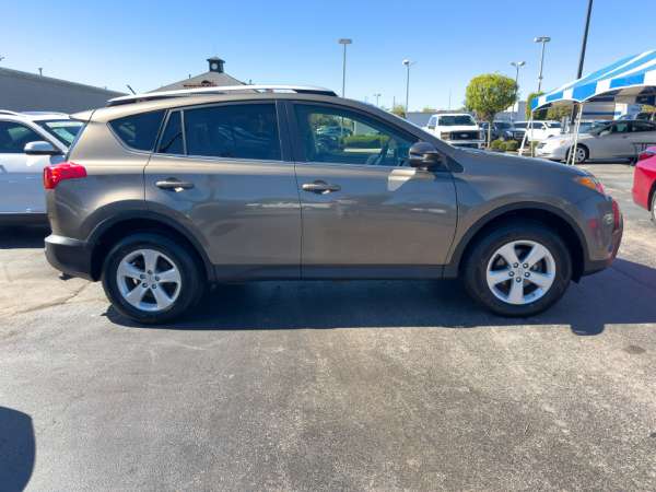 2014 Toyota RAV4 XLE - photo 8