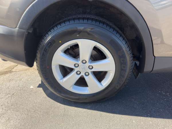 2014 Toyota RAV4 XLE - photo 9