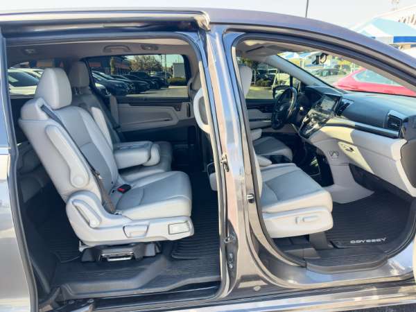 2018 Honda Odyssey Elite - photo 10