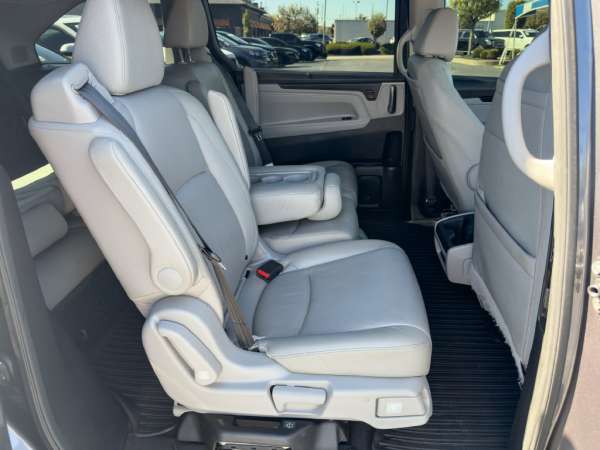 2018 Honda Odyssey Elite - photo 11