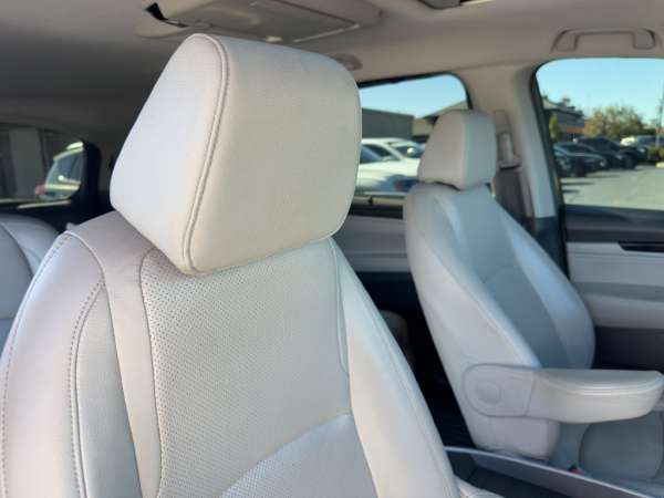 2018 Honda Odyssey Elite - photo 14