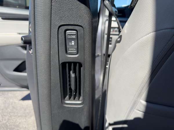 2018 Honda Odyssey Elite - photo 23