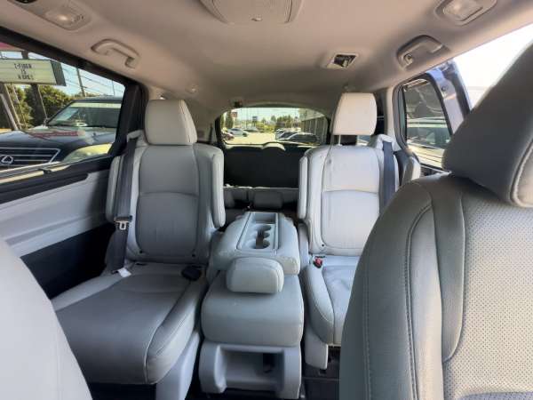 2018 Honda Odyssey Elite - photo 33