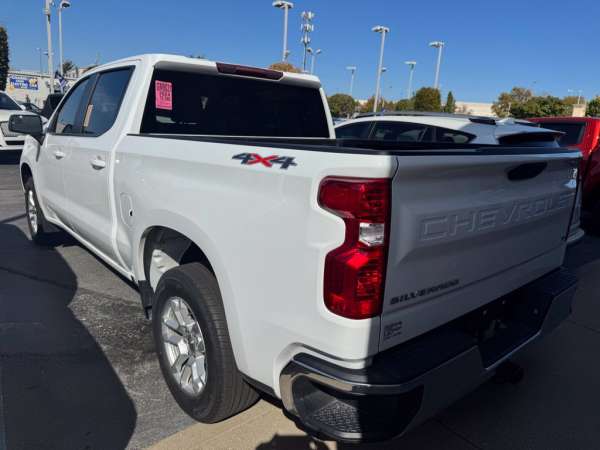 2024 Chevrolet Silverado 1500 LT - photo 2