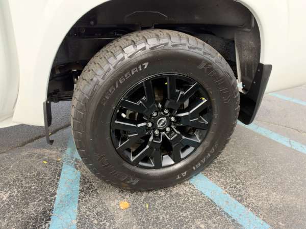 2023 Nissan Frontier SV - photo 9