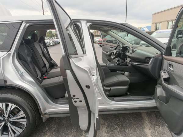 2023 Nissan Rogue SV - photo 10