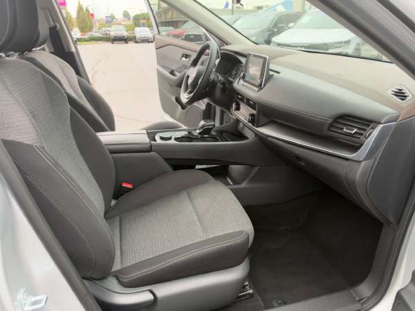 2023 Nissan Rogue SV - photo 12
